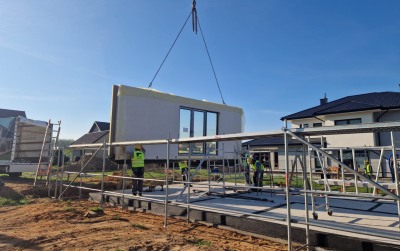 Dom prefabrykowany w Tumlinie – indywidualny projekt z poddaszem użytkowym