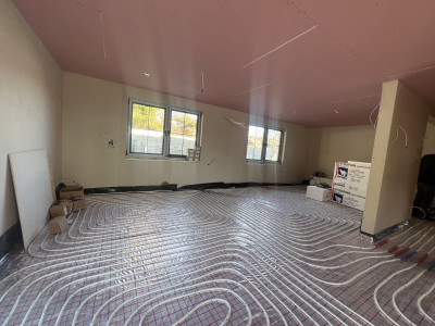 Dom prefabrykowany w Skarżysku-Kamiennej – kompleksowa realizacja dużego, nowoczesnego domu z garażem