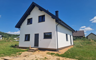 Dom prefabrykowany w Tumlinie – indywidualny projekt z poddaszem użytkowym