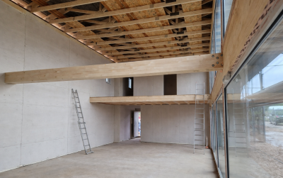 Realizacja we Francji pod Lyonem – prefabrykowany dom w kształcie litery L